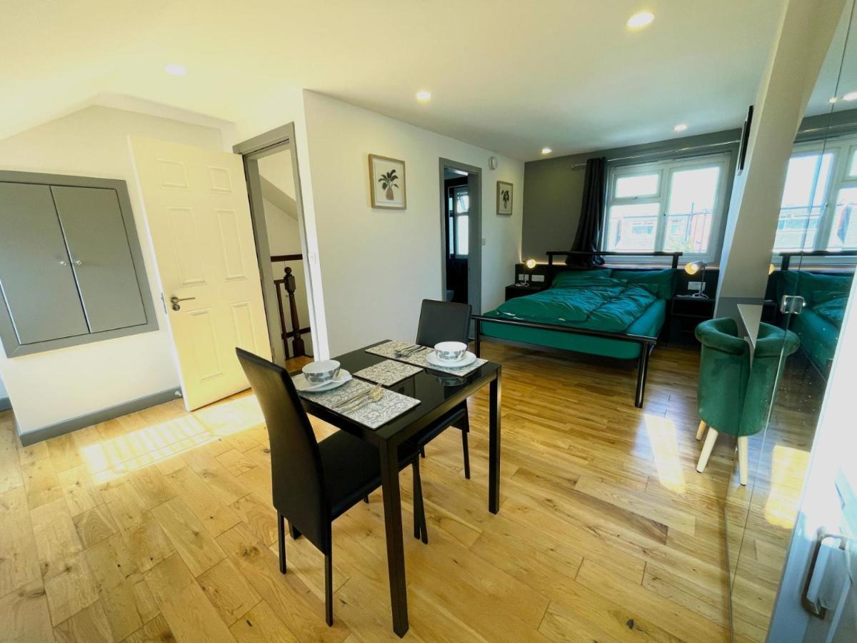 New Look, 7 Minutes To Station, 20 Minutes To Central London Streatham Vale Bagian luar foto