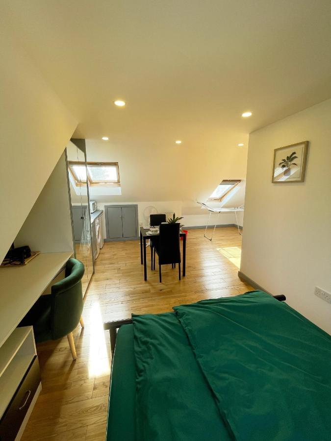 New Look, 7 Minutes To Station, 20 Minutes To Central London Streatham Vale Bagian luar foto
