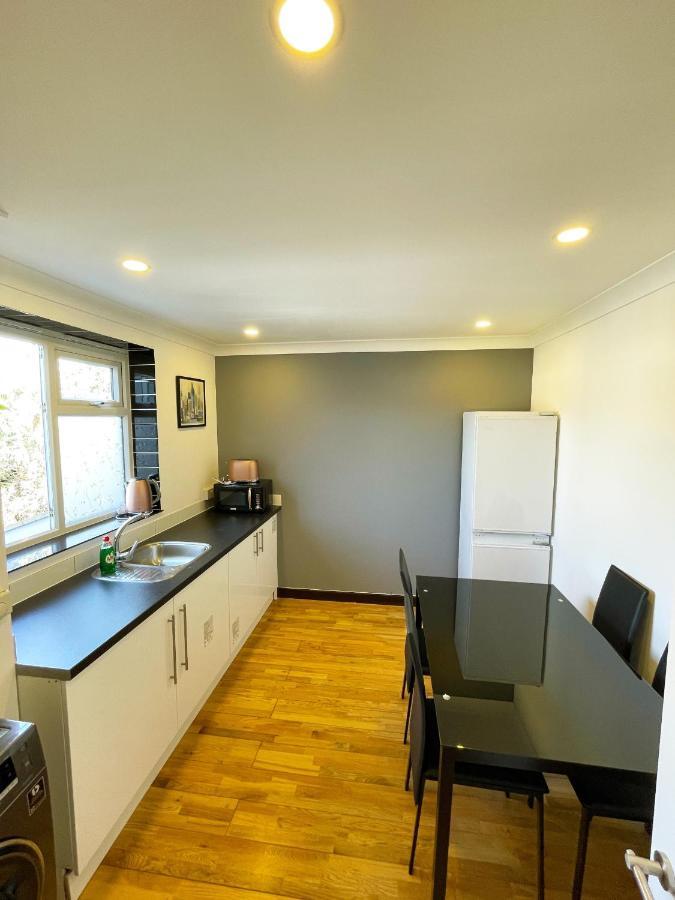 New Look, 7 Minutes To Station, 20 Minutes To Central London Streatham Vale Bagian luar foto