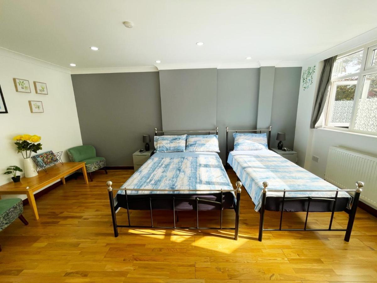New Look, 7 Minutes To Station, 20 Minutes To Central London Streatham Vale Bagian luar foto