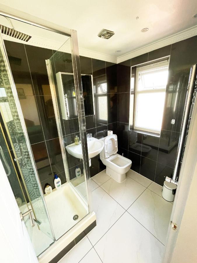 New Look, 7 Minutes To Station, 20 Minutes To Central London Streatham Vale Bagian luar foto